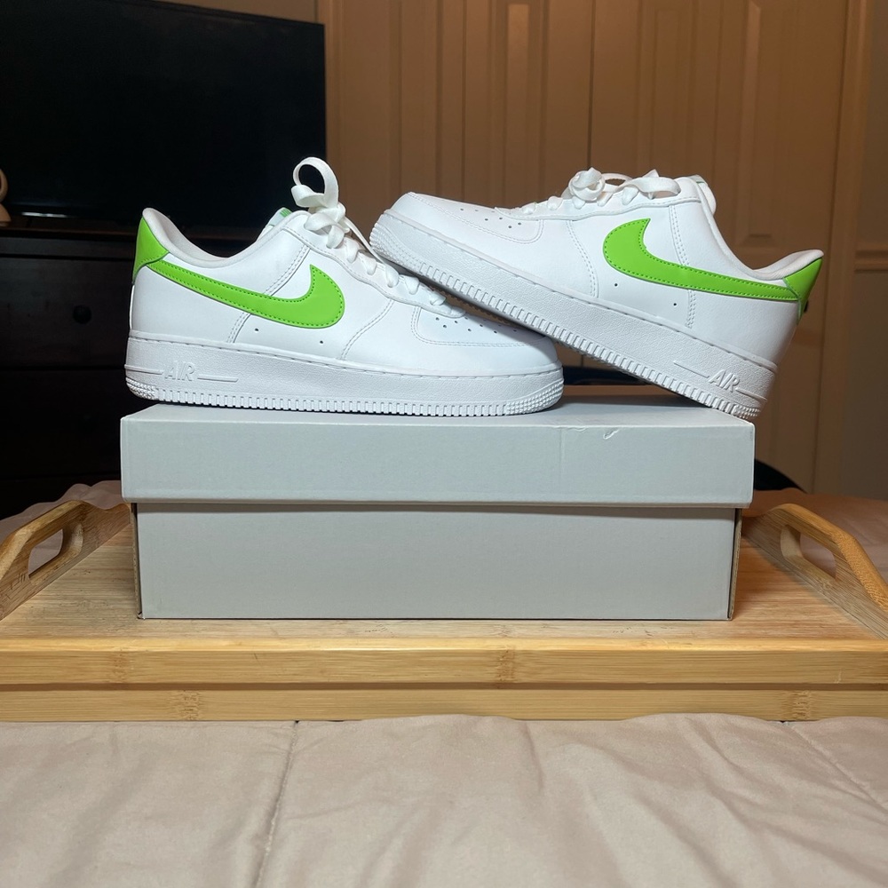 Nike Women’s Air Force 1 ‘07 Action Green and White